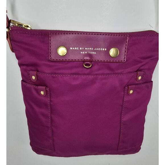 Marc by Marc Jacobs Preppy Nylon Sia Swingpack Crossbody Bag Fuchsia - Picture 4 of 11